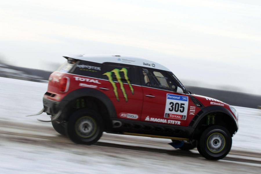  Mini Cooper Countryman All4 Dakar 2010 года  (фото 2 из 9)